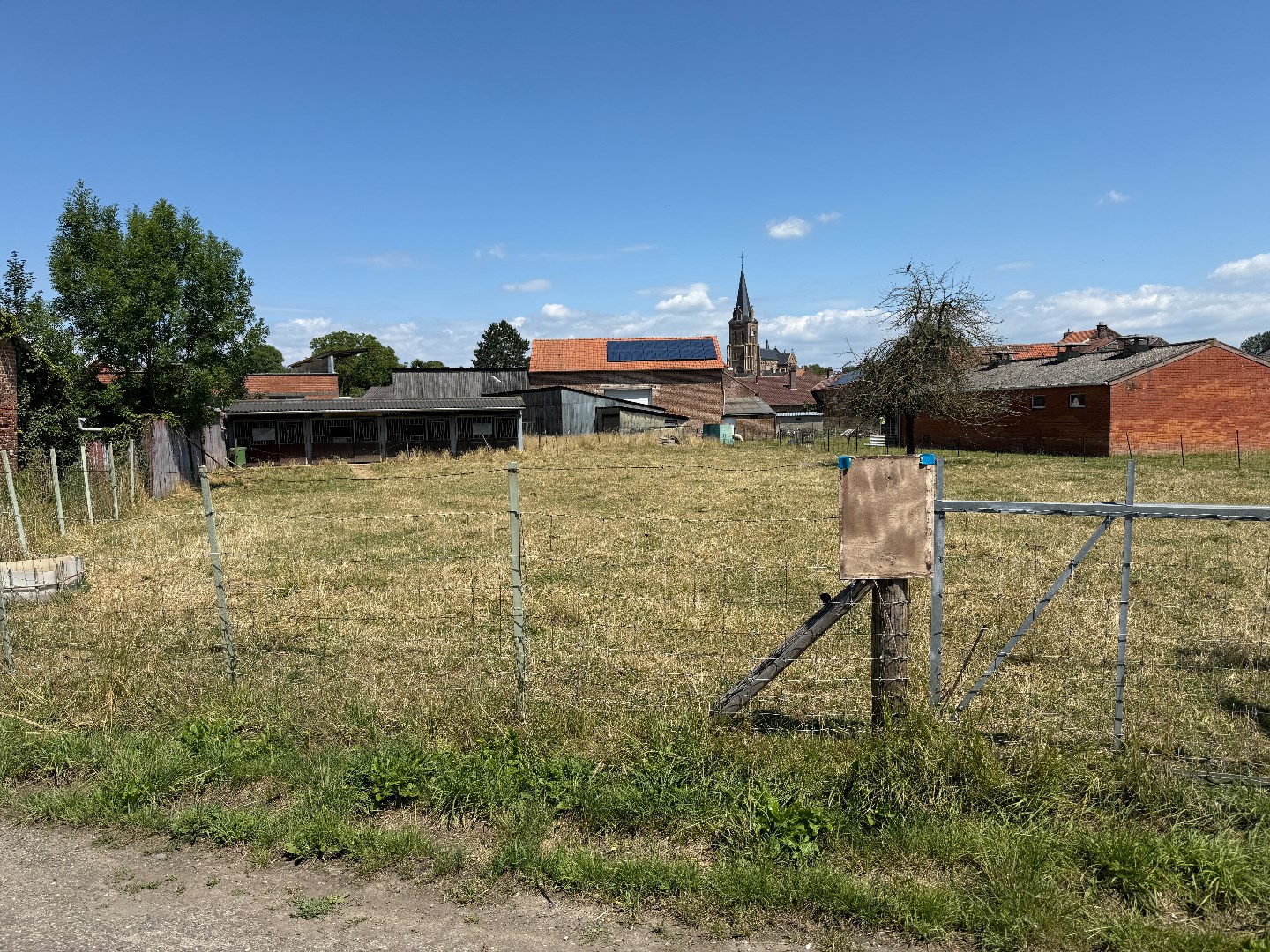 Groot perceel voor open bebouwing met mogelijkheid opsplitsing in 2 HOB 