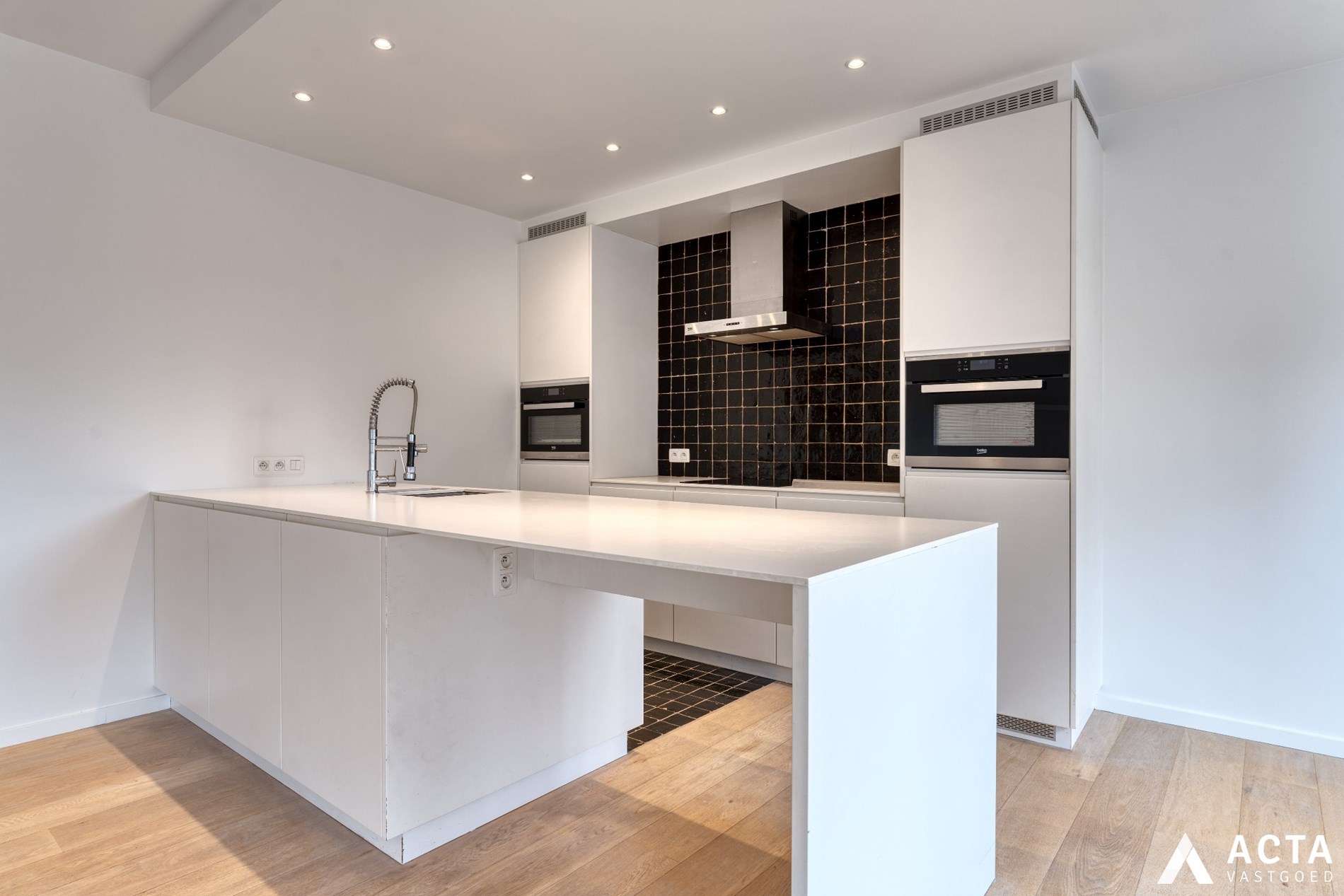 Ruim instapklaar appartement met twee slaapkamers in het centrum van Oostende 