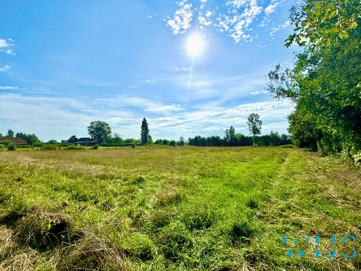 Woonhuis op een perceel van 3.848 m&#178; te Sleidinge ! 