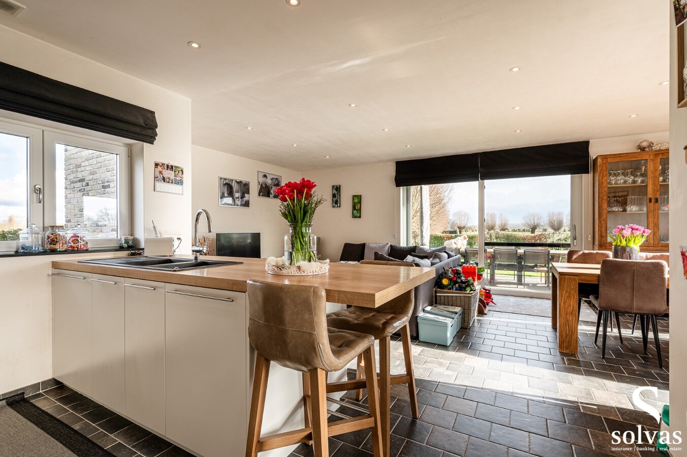 Moderne half open bebouwing met prachtige verzichten! 