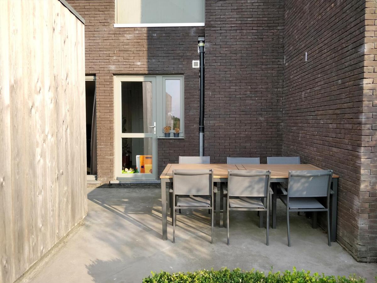 Gelijkvloers duplexappartement centraal gelegen te Zomergem! 