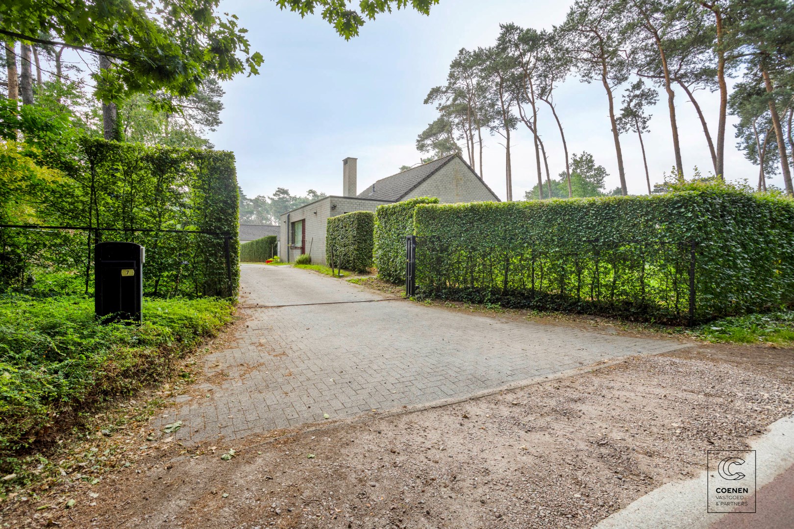 Laagbouw woning van 129 m&#178; met drie slaapkamers op een schitterende ligging in Oelegem! 