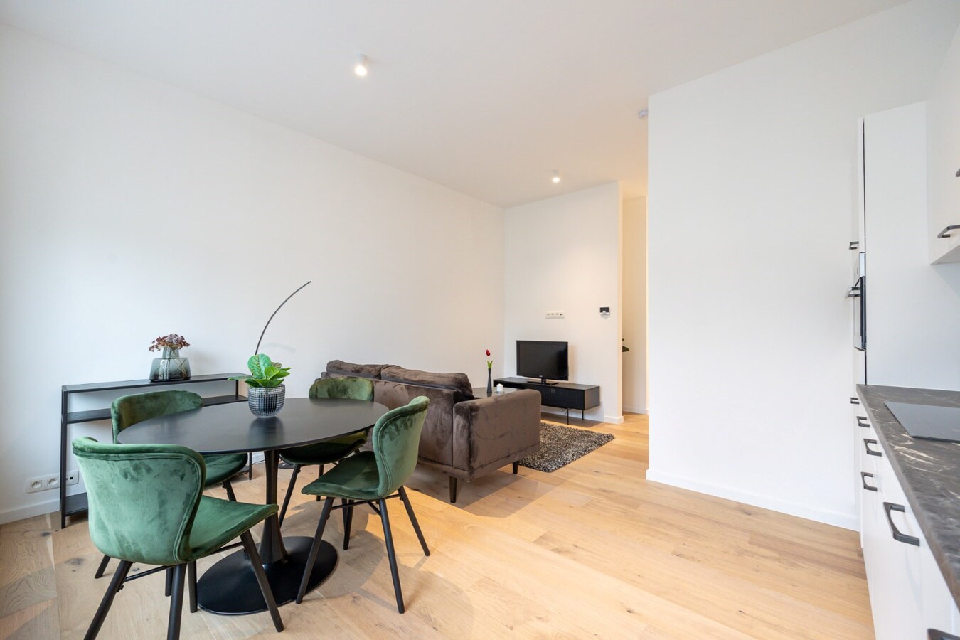 Volledig gerenoveerd gebouw met 3 appt. te Borgerhout! 