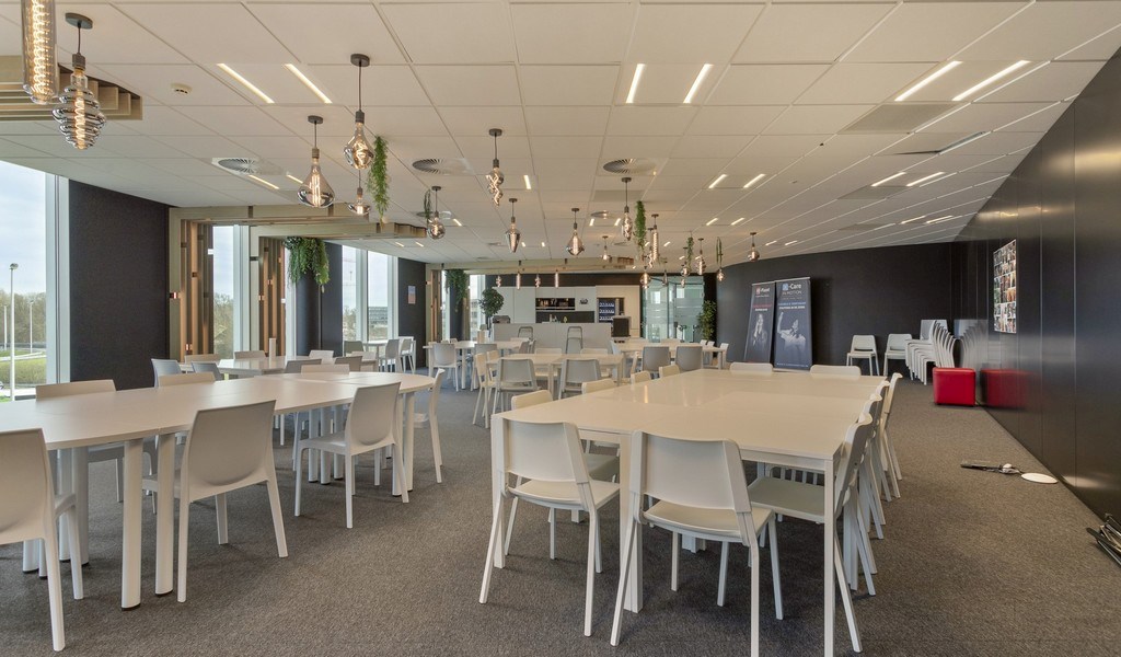 Kantoren met dienstverlening in Planet Business Center aan The Loop in Gent