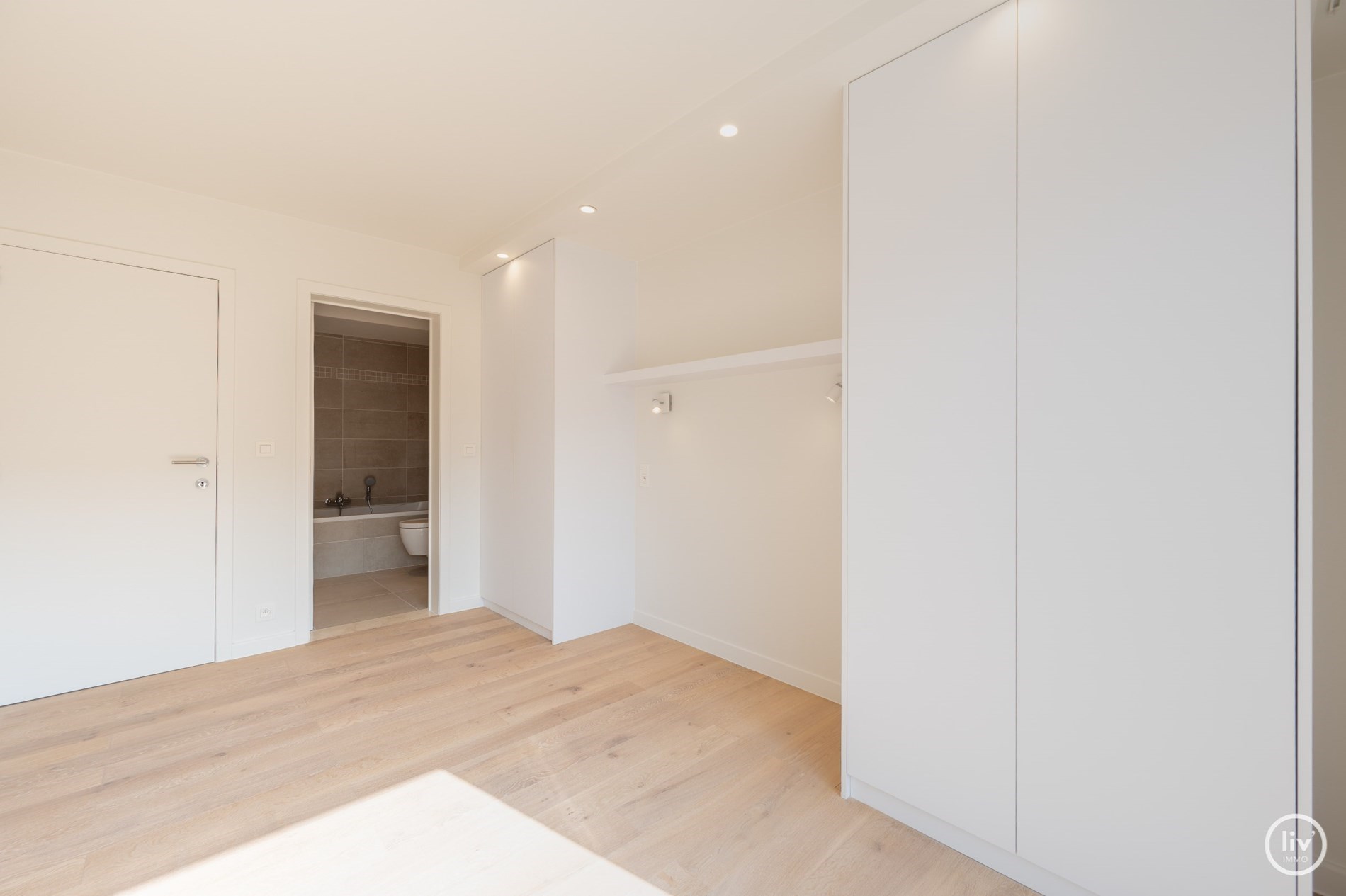 Non meubl&#233; - Appartement r&#233;nov&#233; avec go&#251;t, avec une belle largeur de fa&#231;ade situ&#233; sur l&#39;avenue Lippens &#224; quelques pas de la plage. 