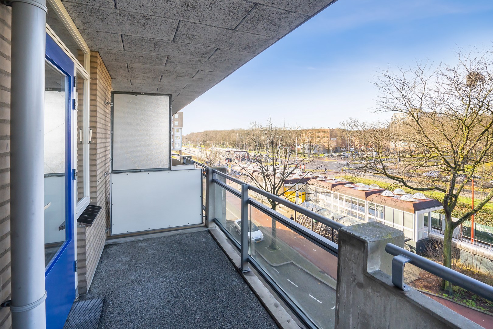 Ruim 3-kamer appartement met balkon, berging op de begane grond en met centrale ligging in Oosterflank! 