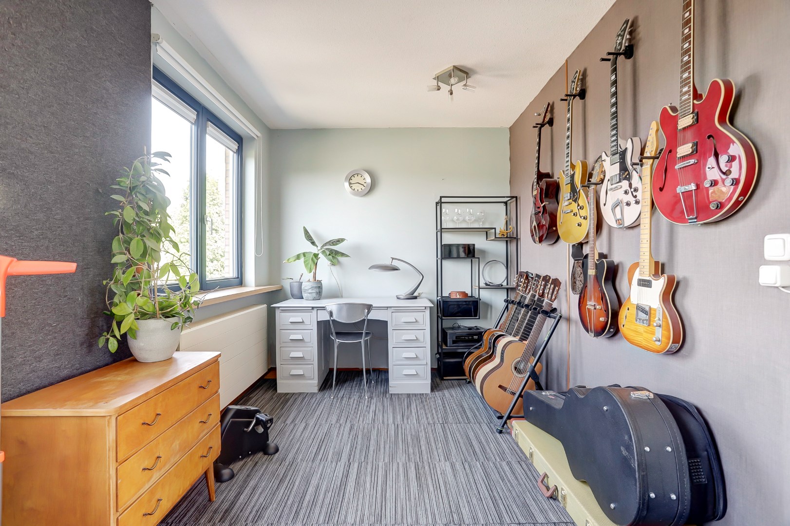 Licht, ruimte en luxe onder &#233;&#233;n dak – ideaal gezinshuis met 3 slaapkamers, moderne keuken, balkon en zonovergoten dakterras! 
