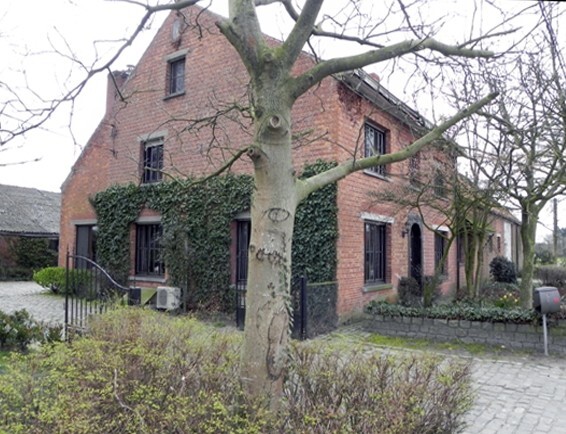 Hoeve met stallingen op 8.186 m&#178; te Wuustwezel 