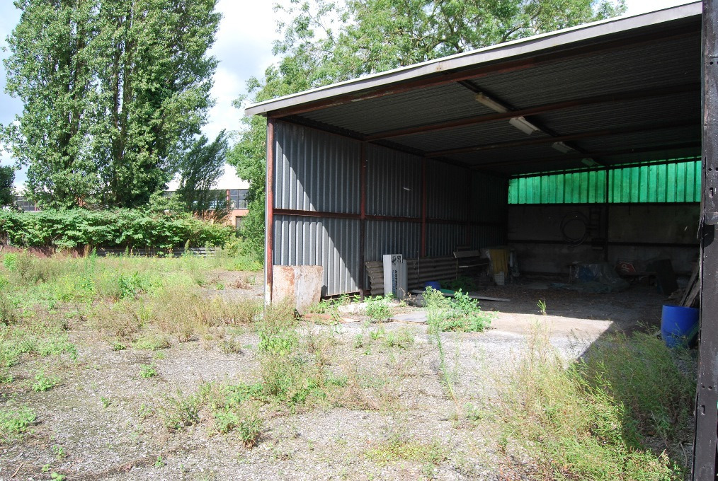 Op te frissen woning met loods op ca. 1,4ha te Deinze 