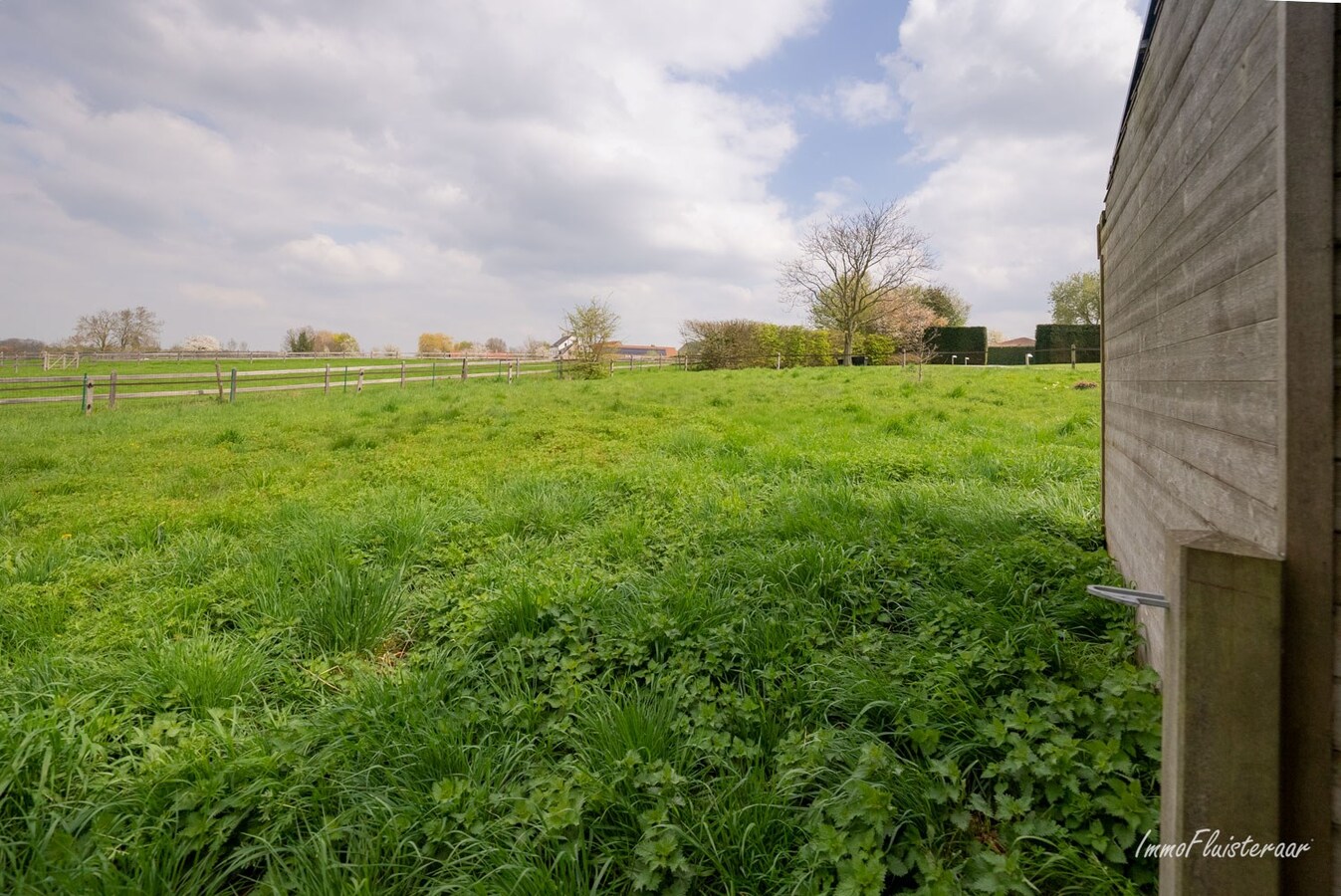 Exclusieve en energiezuinige villa met paardenstallen op ca. 45a te Merchtem (Brussegem; Vlaams-Brabant) 