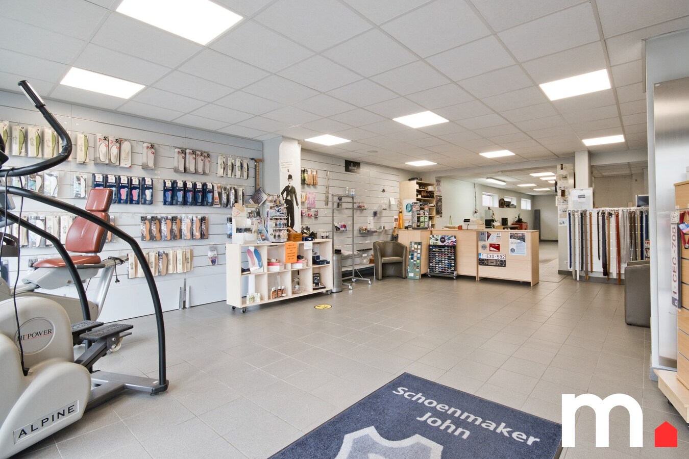Uniek handelshuis met woonst op toplocatie – 220m&#178; commerci&#235;le Ruimte + 165m&#178; woning 