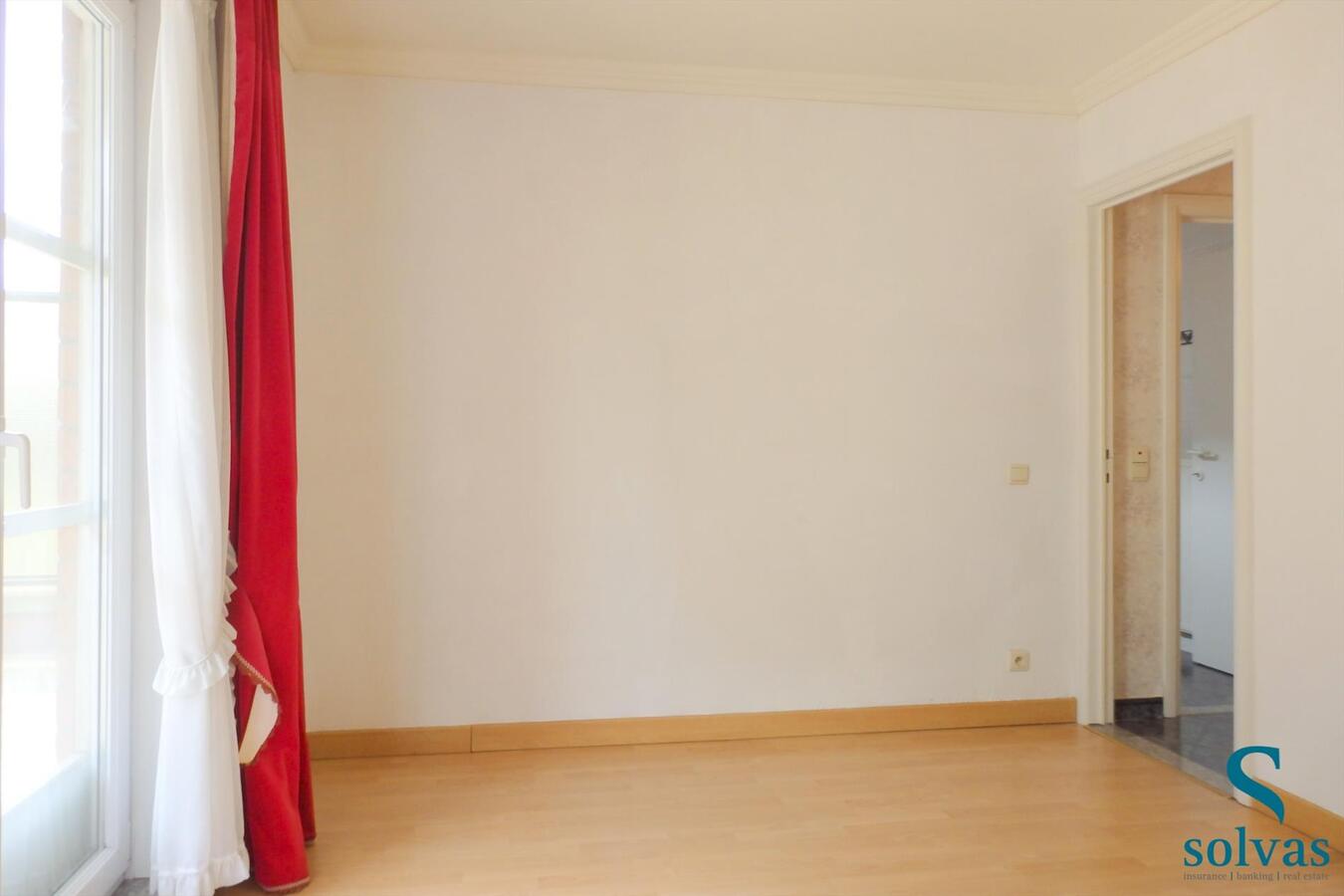 Uitstekend gelegen 2 slaapkamer appartement met zonnige terrassen 