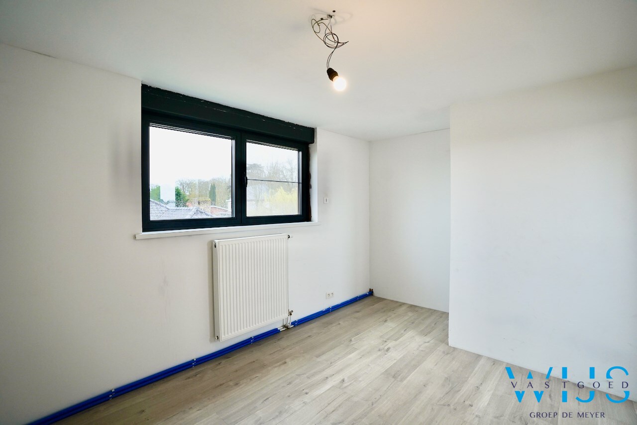 Woonhuis met 6 slaapkamers op TOPlocatie te EVERGEM ! 