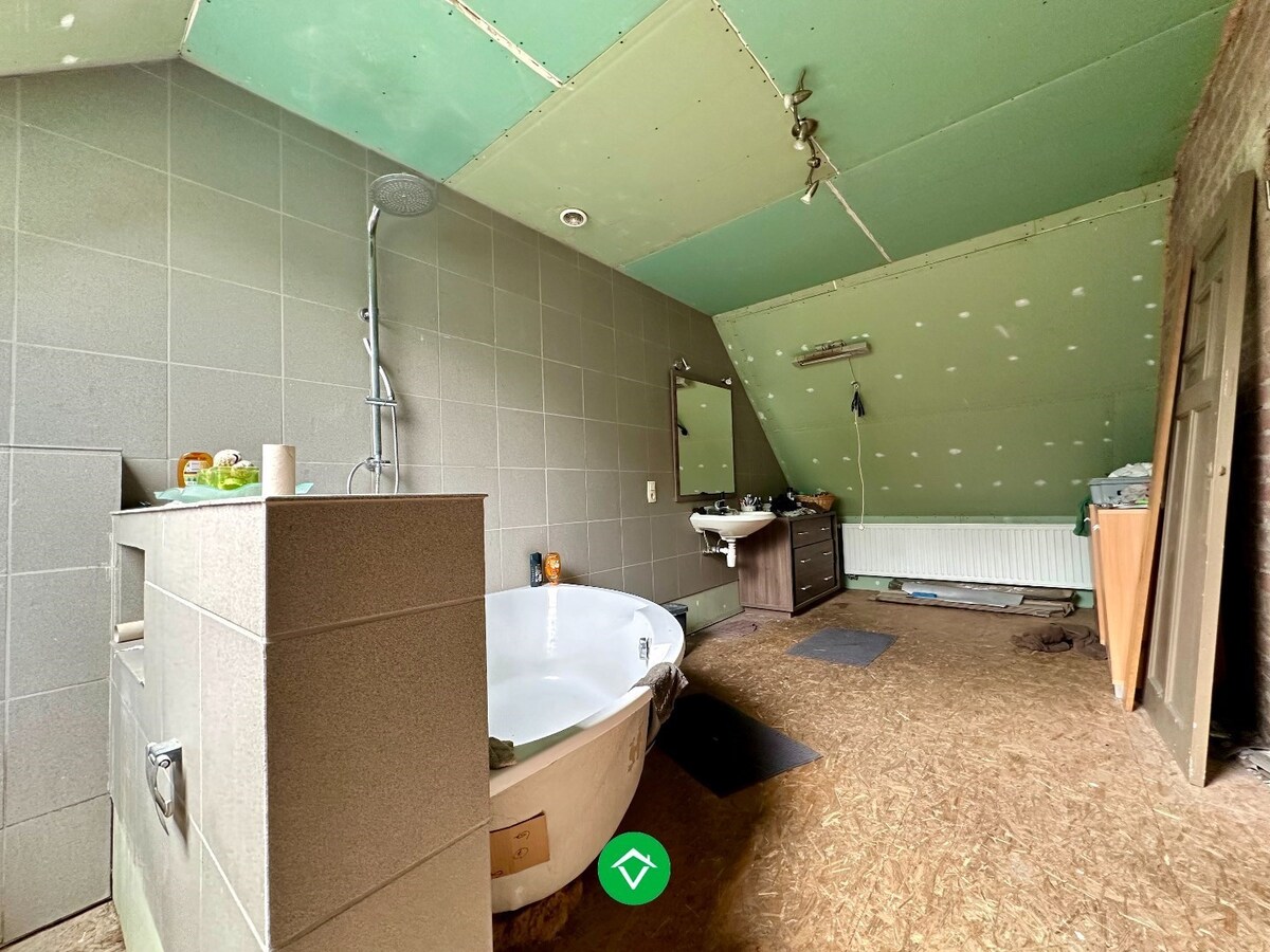 Karaktervolle woning met 4 slaapkamers te Wijnendale 