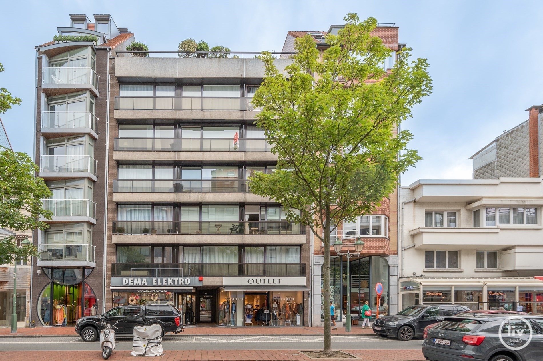 Mooi afgewerkte studio, gelegen in de Lippenslaan op wandelafstand van de zeedijk met terras. 