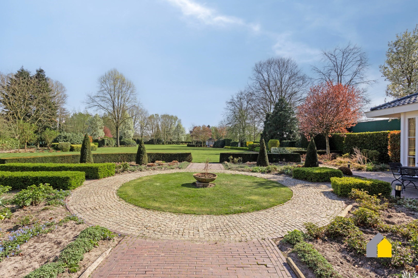 Tijdloze, stijlvolle villa met parktuin op toplocatie. 