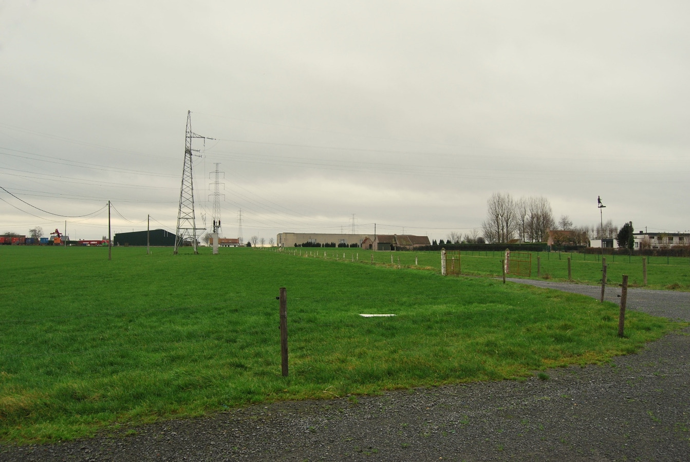 Te renoveren hoeve met loods op ca. 1,43ha te Deinze 