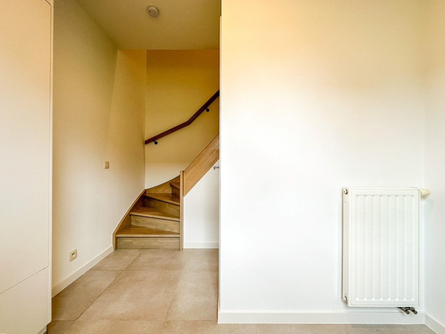 Instapklare woning met 3 slpk, tuin, autostaanplaats, rustige gelegen te Lichtervelde 