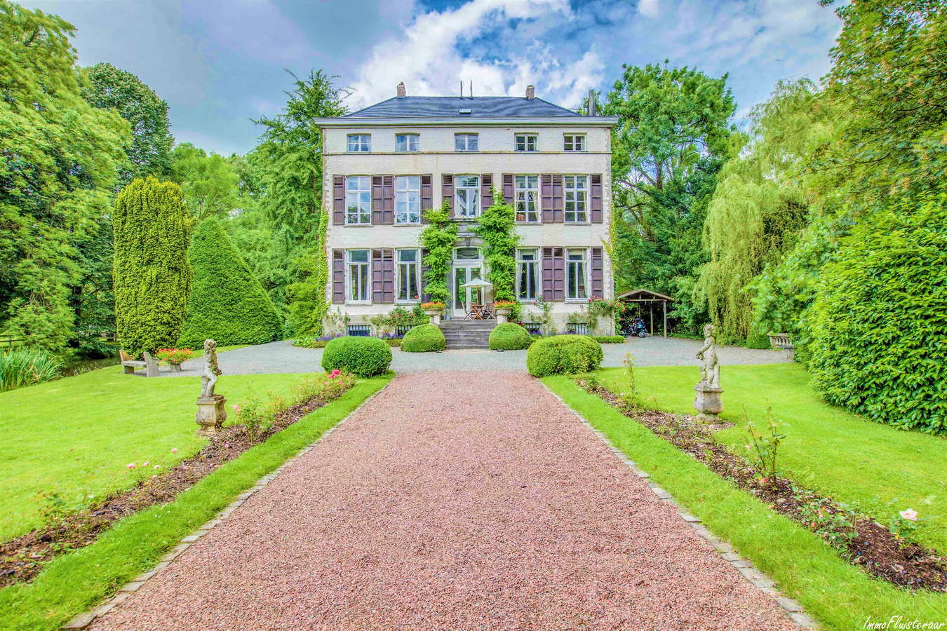 Castle for sale in Asse