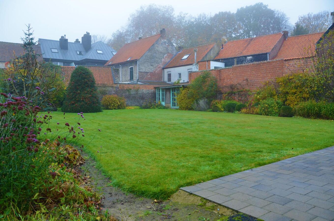 Te koop: Handelspand met ruime woonst inclusief tuin van 720 m&#178; 