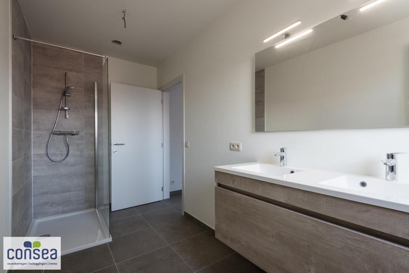 Instapklaar duplex appartement met 3 slaapkamers, inclusief parkeelplaats. 