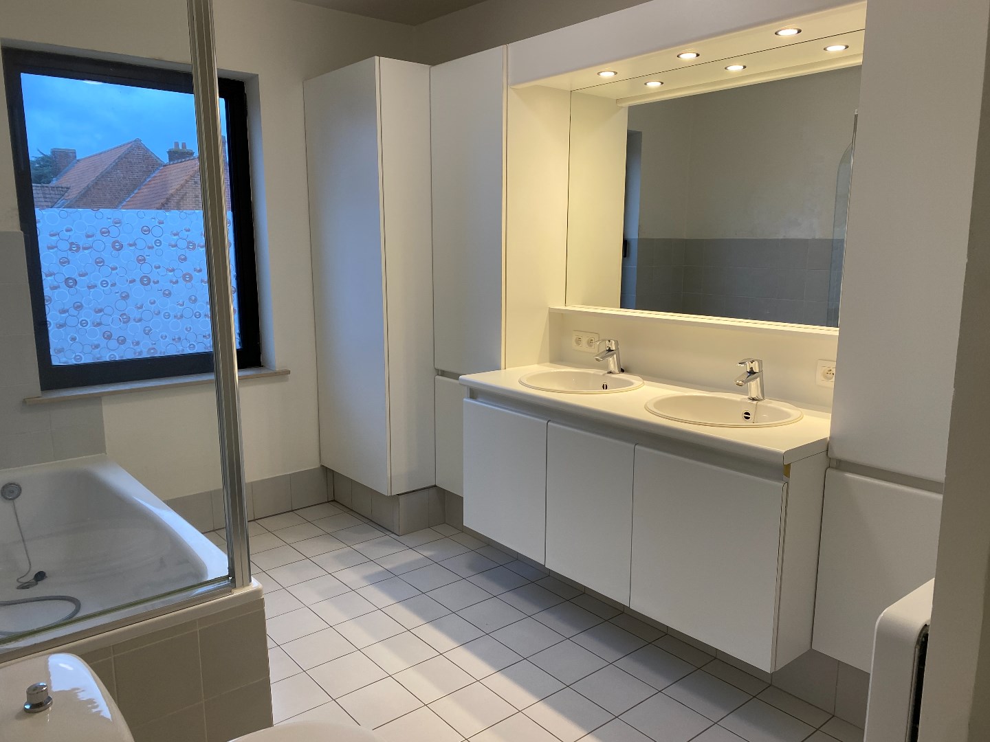 Ruim appartement met 3 slaapkamers, garage en groot terras 