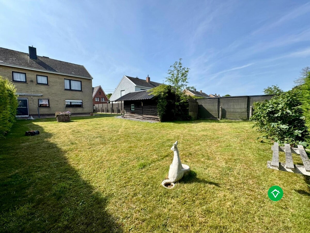 Gezinswoning met 3 slaapkamers en inpandige garage te koop in de Mokker (Koekelare) 