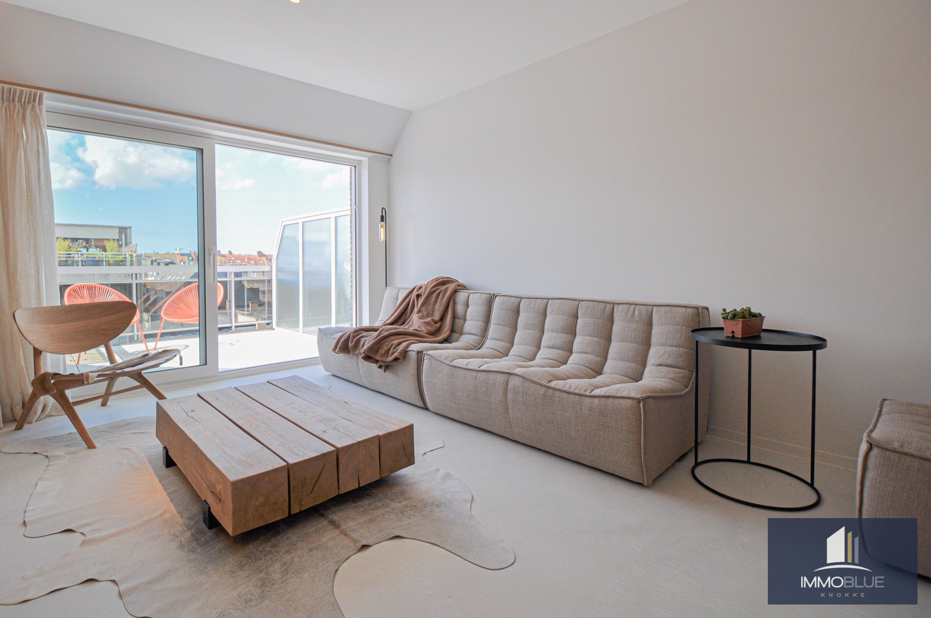 Volledig gerenoveerd appartement met een ruim zonneterras. 