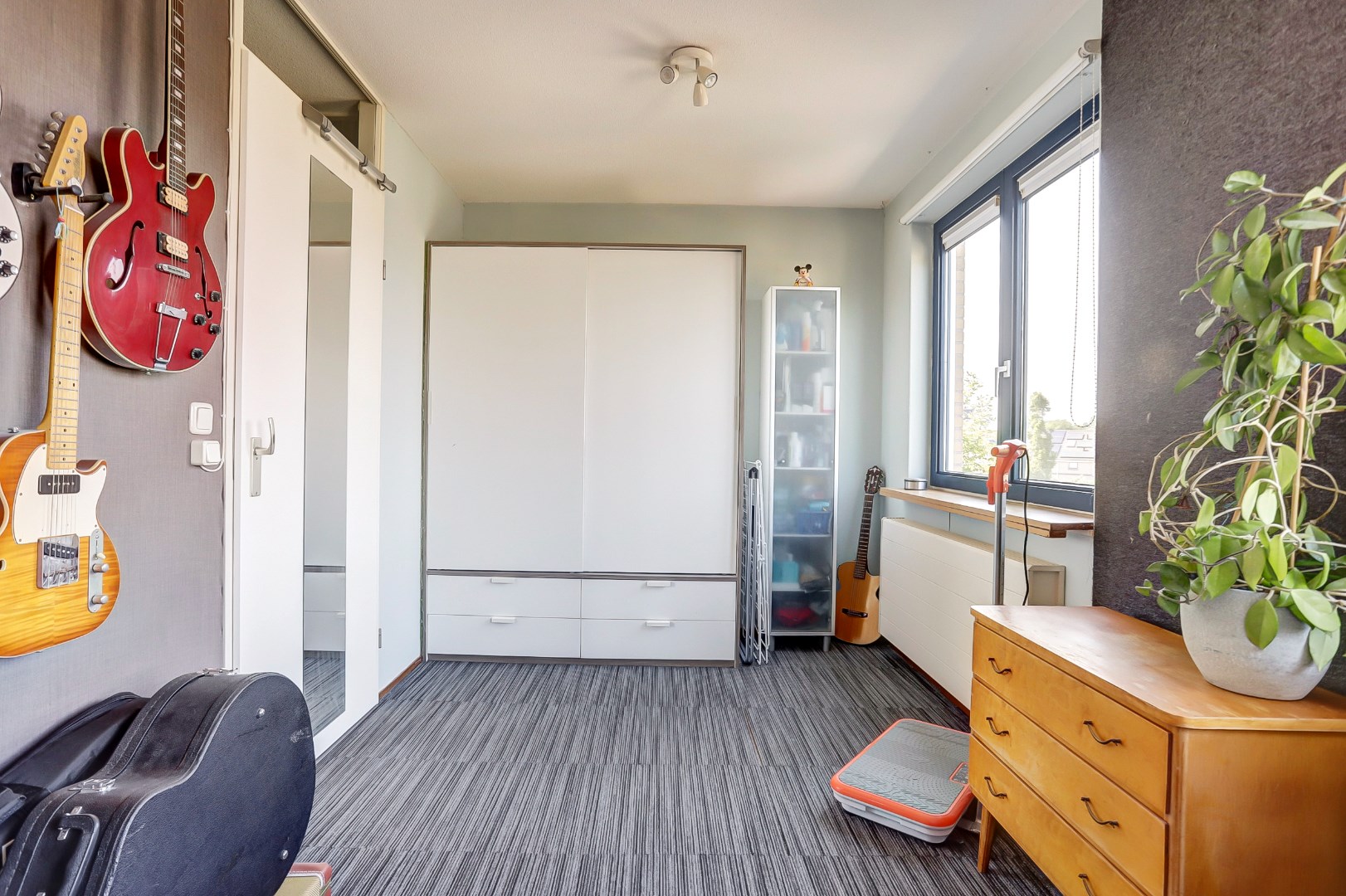 Licht, ruimte en luxe onder &#233;&#233;n dak – ideaal gezinshuis met 3 slaapkamers, moderne keuken, balkon en zonovergoten dakterras! 