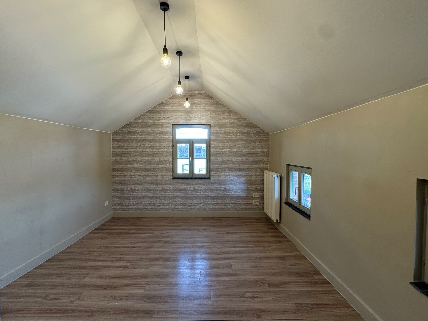 Woning op centrale ligging te Sint-Eloois-Vijve 