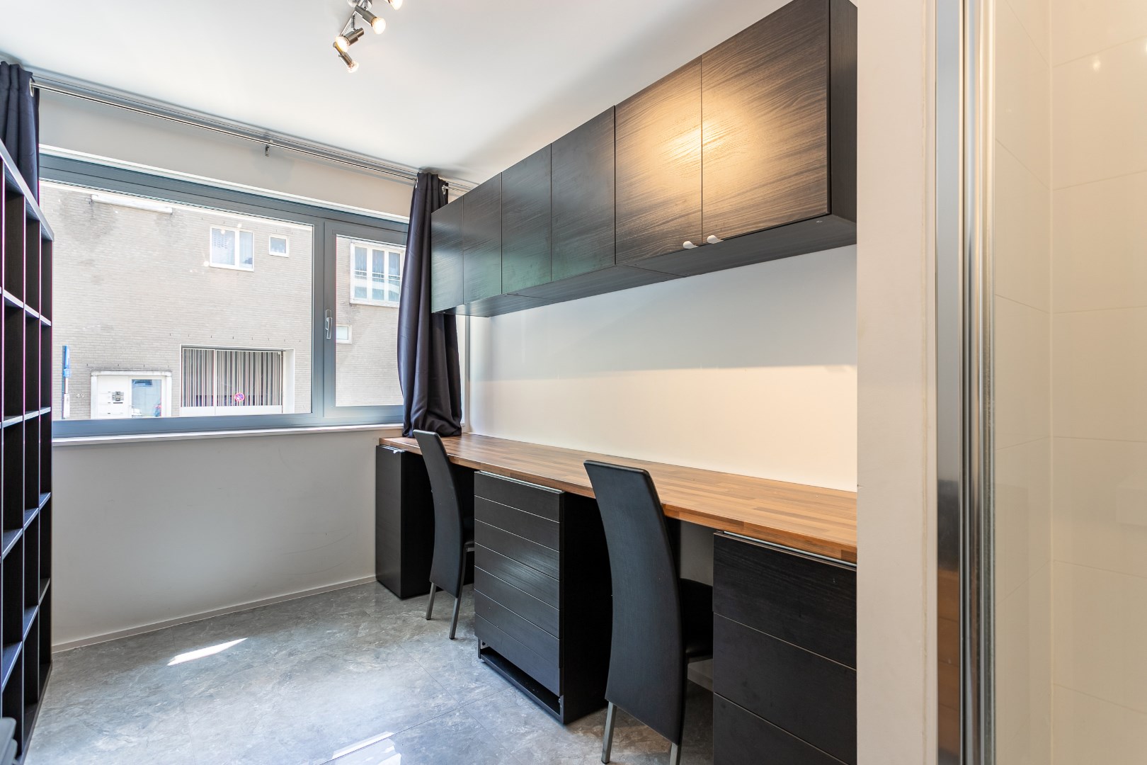 Recent gelijkvloersappartement met TUIN, 2 slaapkamers, terras en kelderberging 