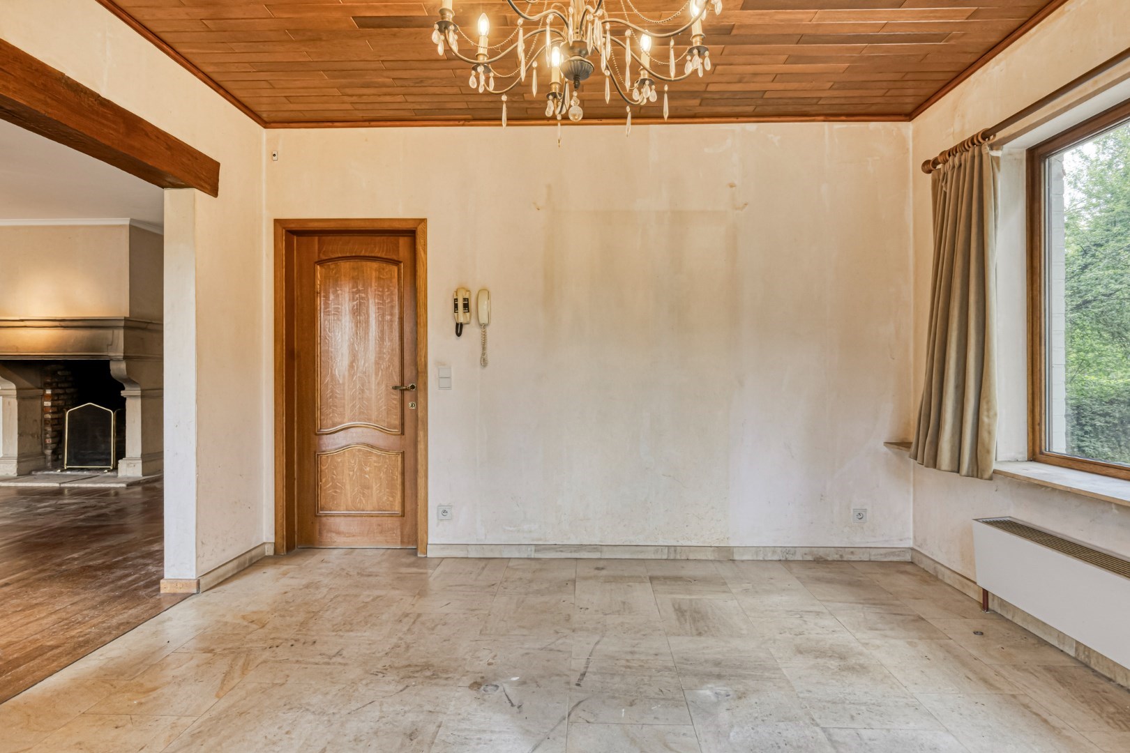 Ruime gezinswoning met 5 slaapkamers, praktijkruimte en dubbele garage in Kessel-Lo – EPC 337 kWh/m&#178; – bewoonbare oppervlakte ca. 301 m&#178; 