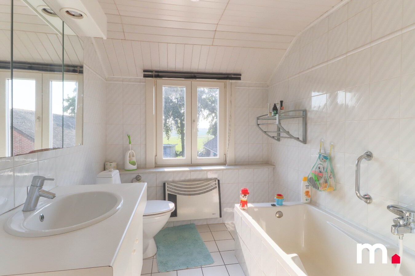 VERZORGDE WONING MET 4 SL.K. EN GARAGE 85m&#178; 