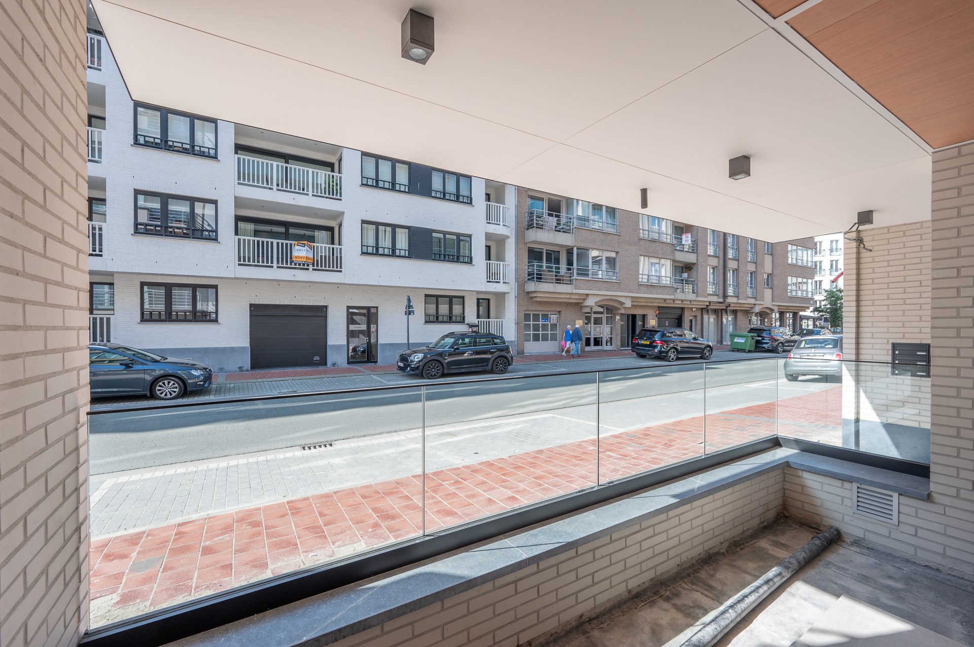 RESIDENTIE WATERVLIET - Gelijkvloers - Energiezuinig nieuwbouwproject met een hoogwaardige afwerkingen gelegen in het centrum van Knokke, nabij de Winkelstraten en op enkele meters van het strand. 