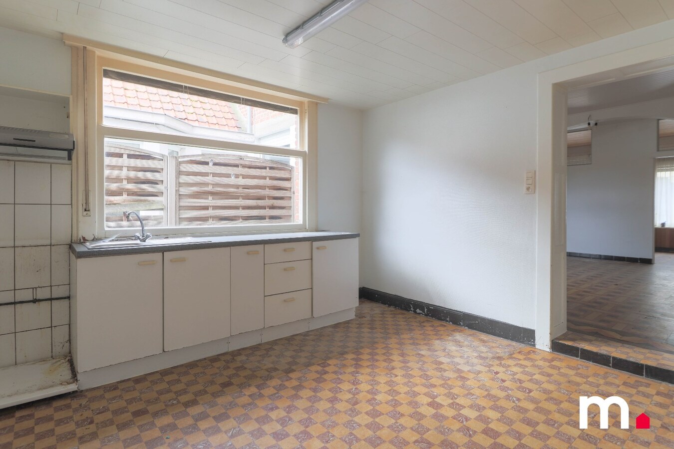 Woning te Deerlijk met zonnige tuin nabij het centrum met 5 slaapkamers! 