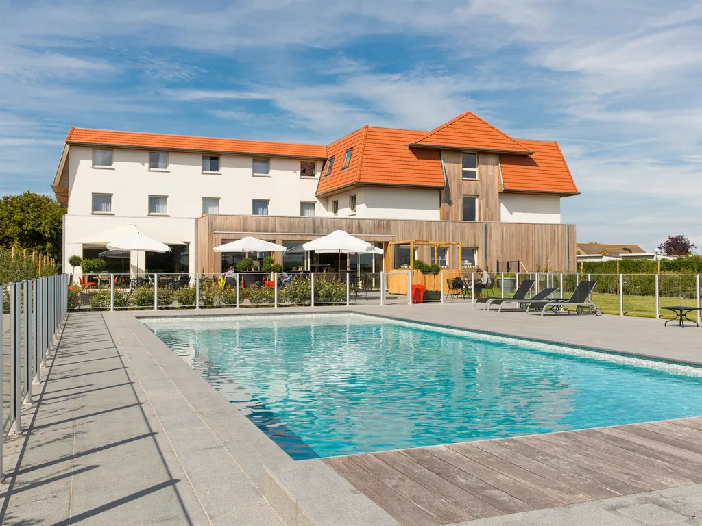Ibis hotel met prachtig buitenzwembad aan de Belgische Kust 