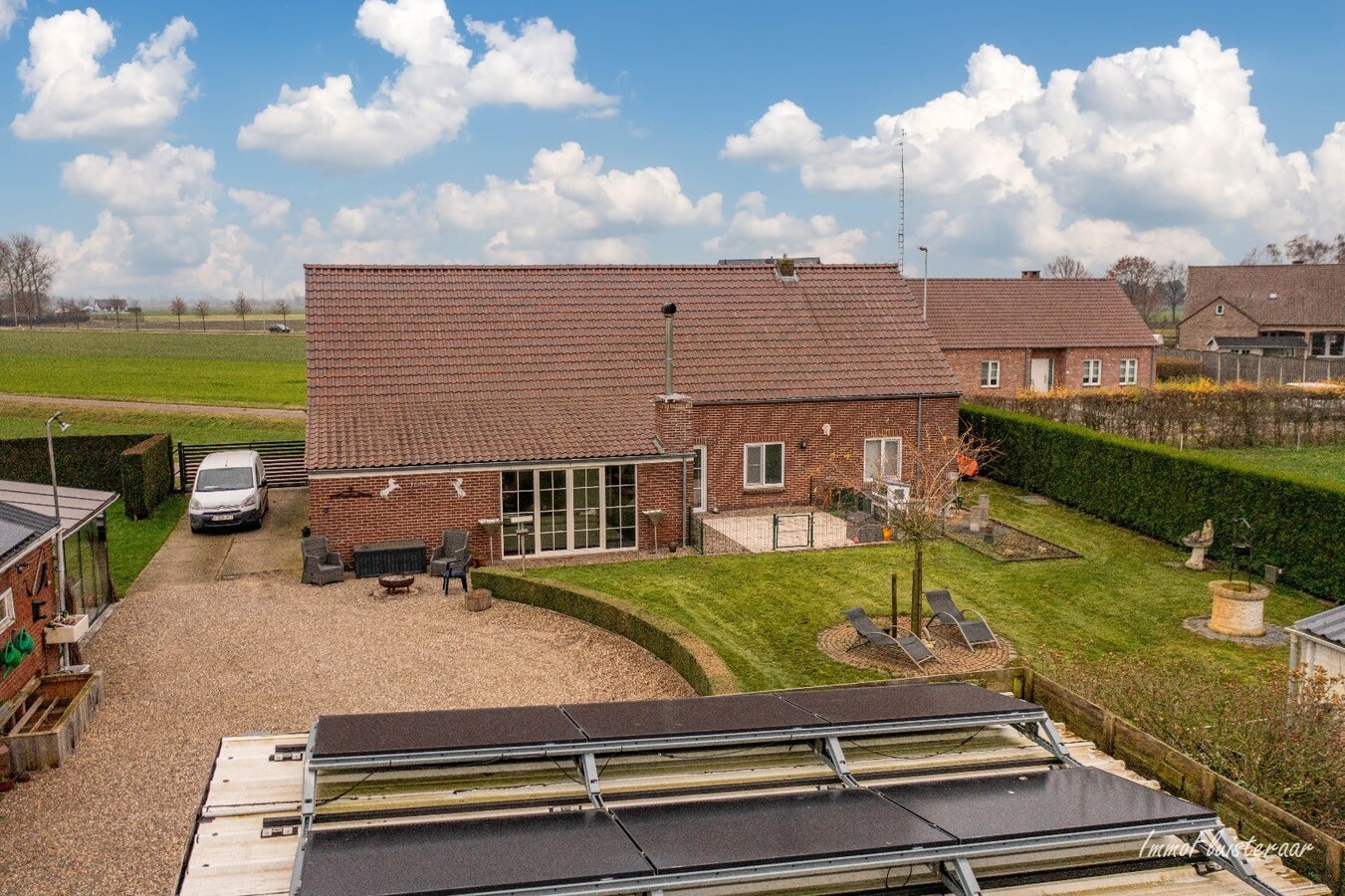 Instapklare hoevewoning met stallen op ca. 45 are te Kinrooi 