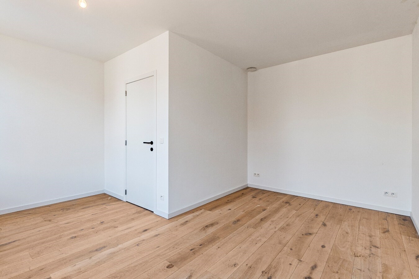 Prachtig gerenoveerde 4-slpk woning in het centrum van Stabroek! 