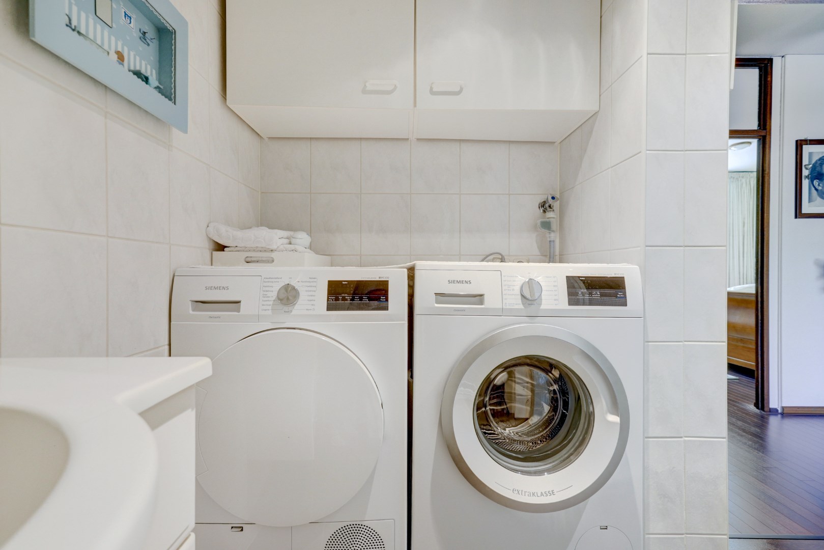 Licht 3 (voorheen 4) kamer appartement op de vijfde verdieping met woningbreed balkon! 