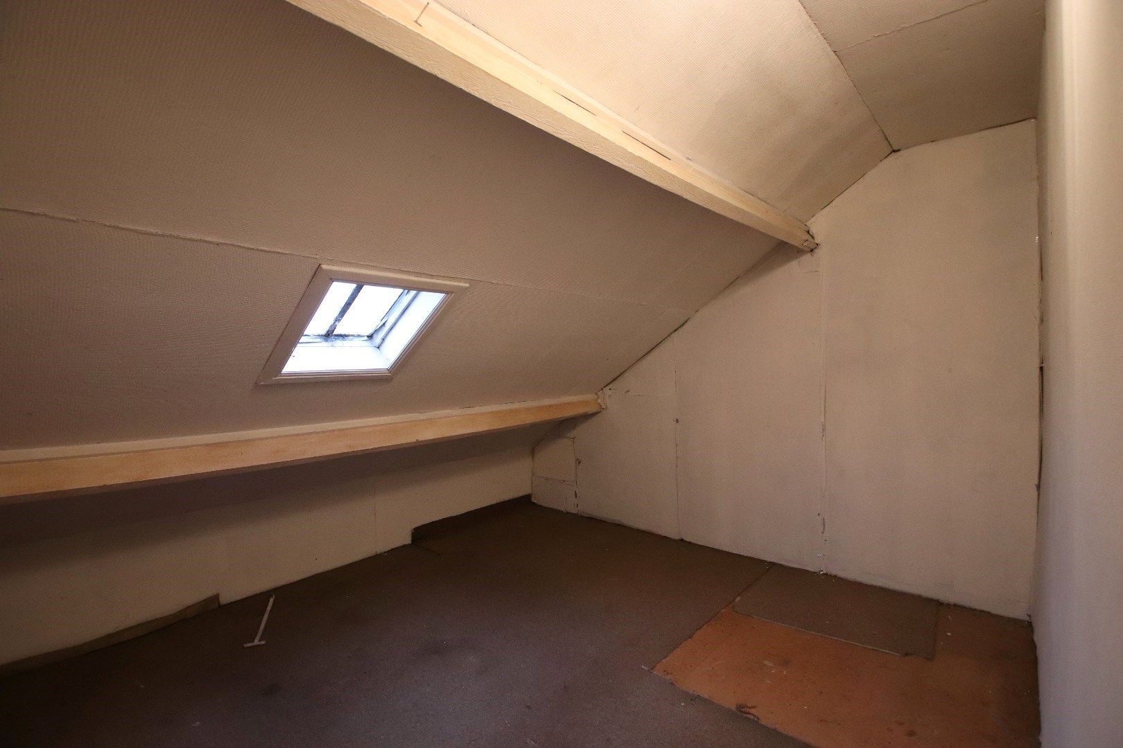 Gezinswoning met 4 slpk. en garage zonder renovatieverplichting in centrum Mol 