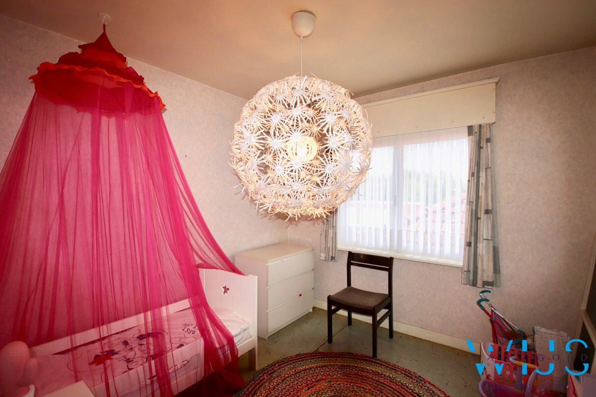 Stevig woonhuis op TOPlocatie te Waarschoot ! 