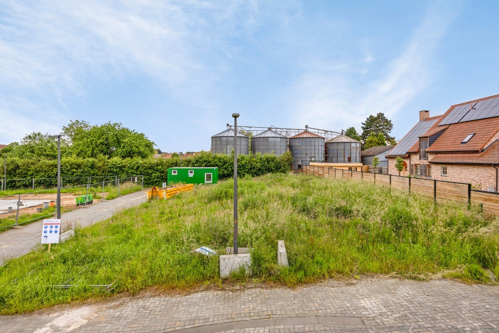 Bouwgrond voor open bebouwing, zuid-west geori&#235;nteerd 