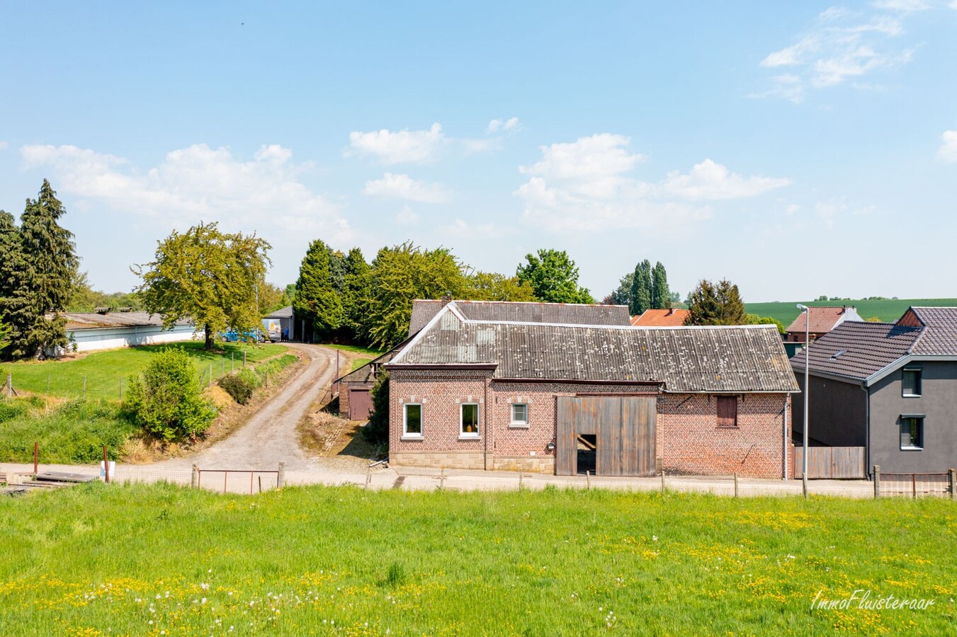 Ferme carr&#233;e &#224; r&#233;nover sur environ 60 ares &#224; Borlo (Gingelom) 