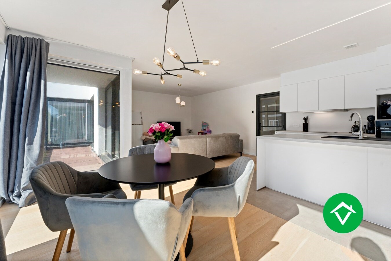 Appartement met autostandplaats te Leke 