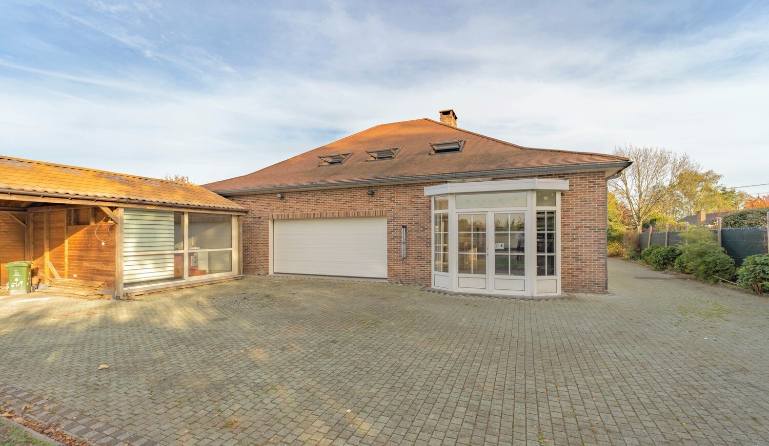 Royale villa met zwembad en extra woonruimte op 3070 m&#178; 