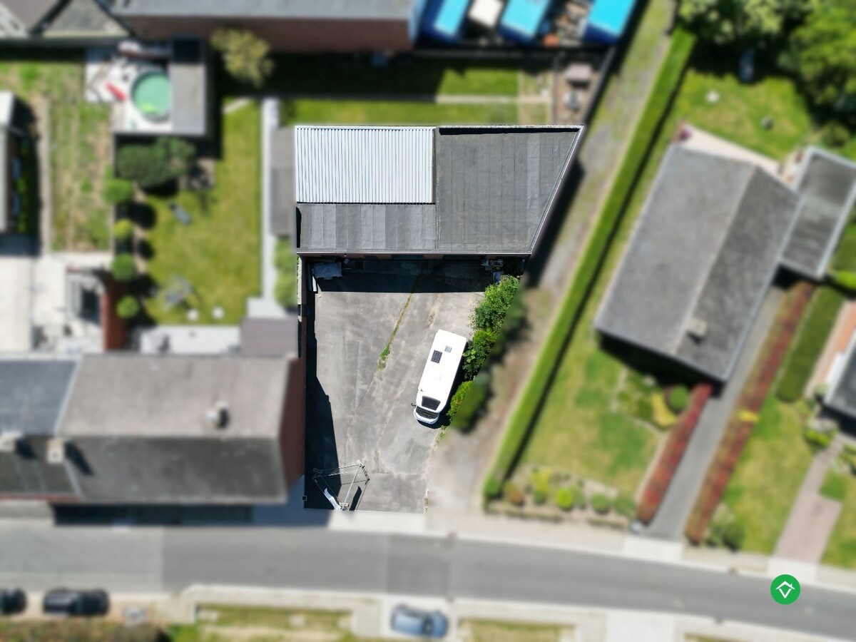 Opslagplaats op een perceel van 446 m&#178; te Gits 