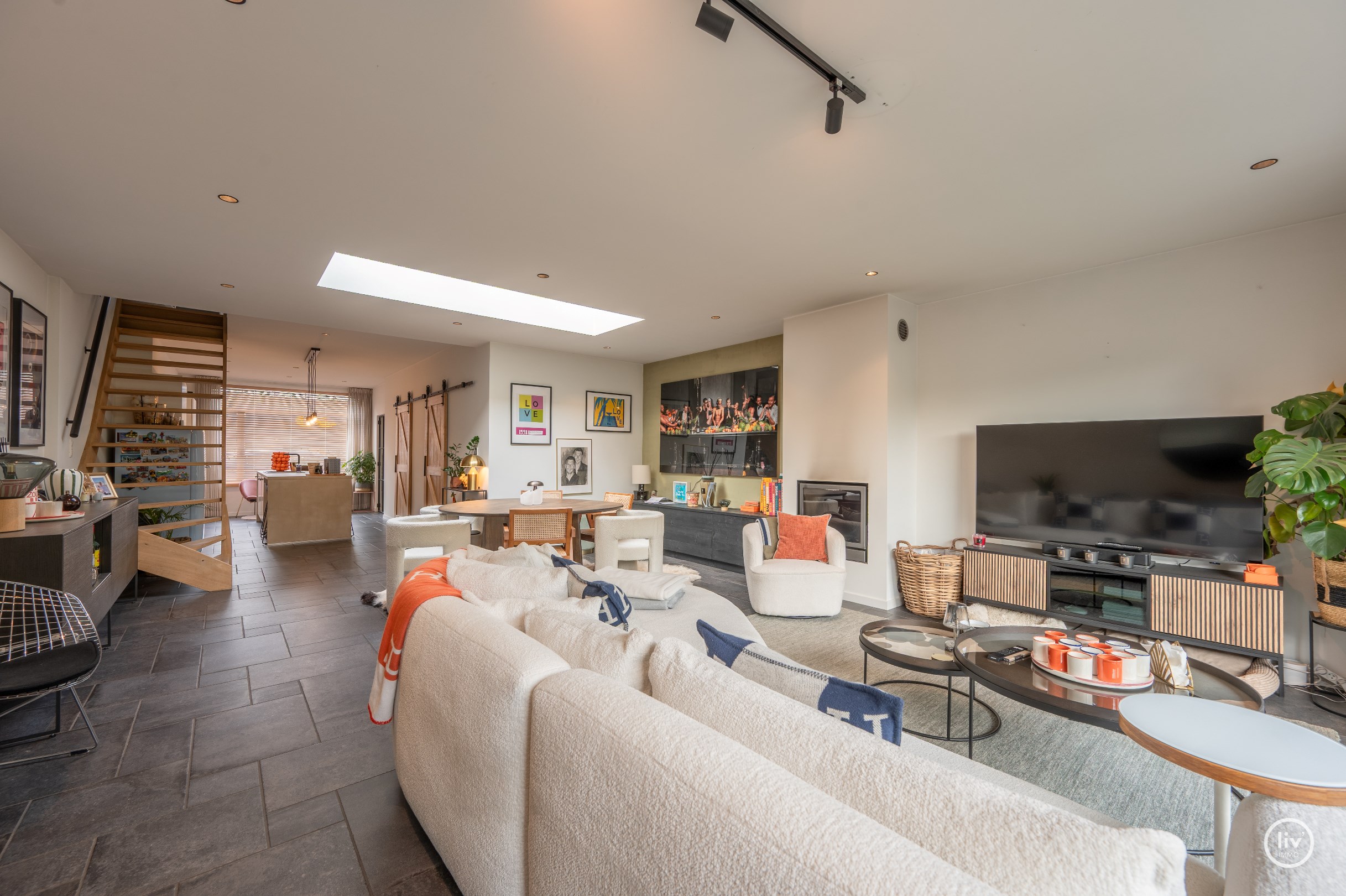Charmante, recent gerenoveerde woning met prachtige tuin en topligging in het centrum van Sluis op enkele minuten van Knokke-Heist. 
