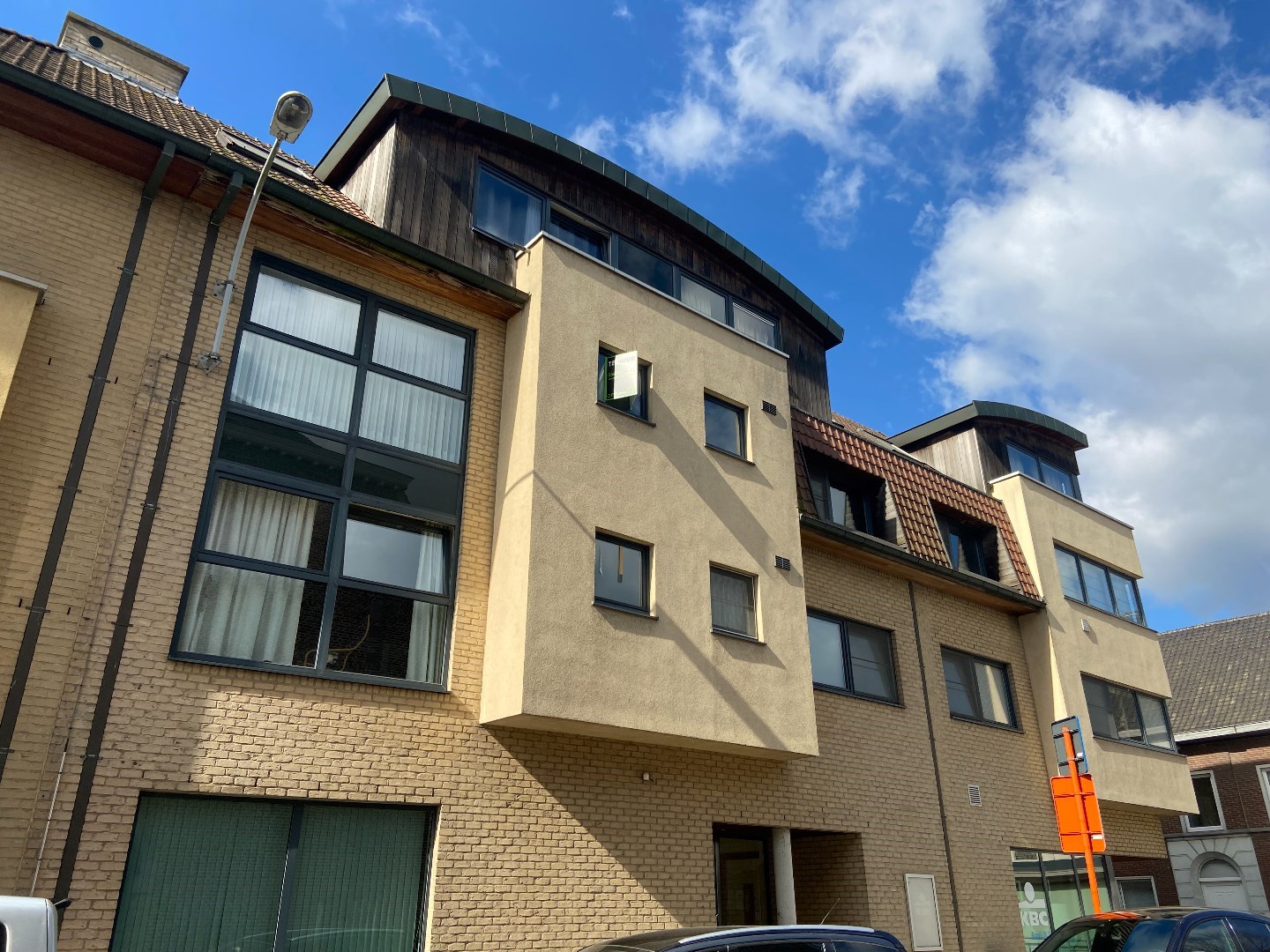 Instapklaar appartement in hartje Deerlijk! 