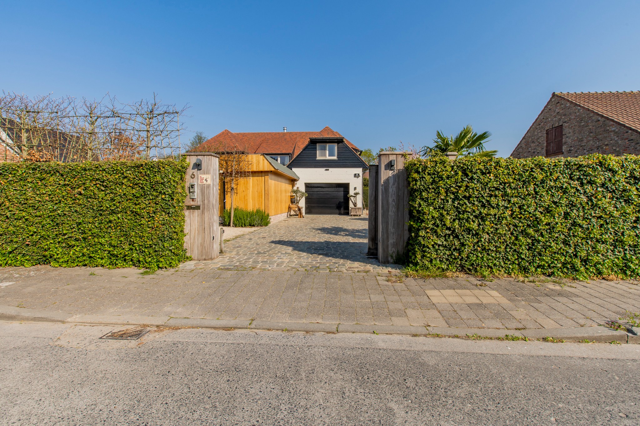 Ruime villa met tal van mogelijkheden in rustige, residenti&#235;le omgeving 