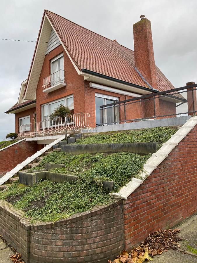 Alleenstaande woning met 4 slaapkamers te Leke 